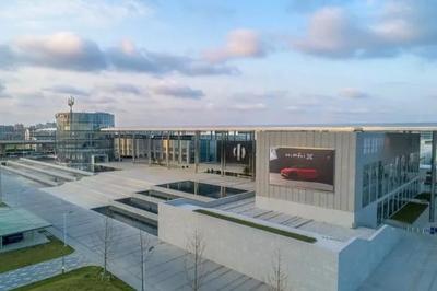 華山論劍 起售價68萬元的高合HiPhi X，到底誰在買？